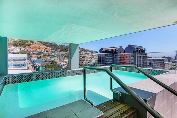 Cape Town Accommodation at Elegant Mountain View Apartment 810 | Viya