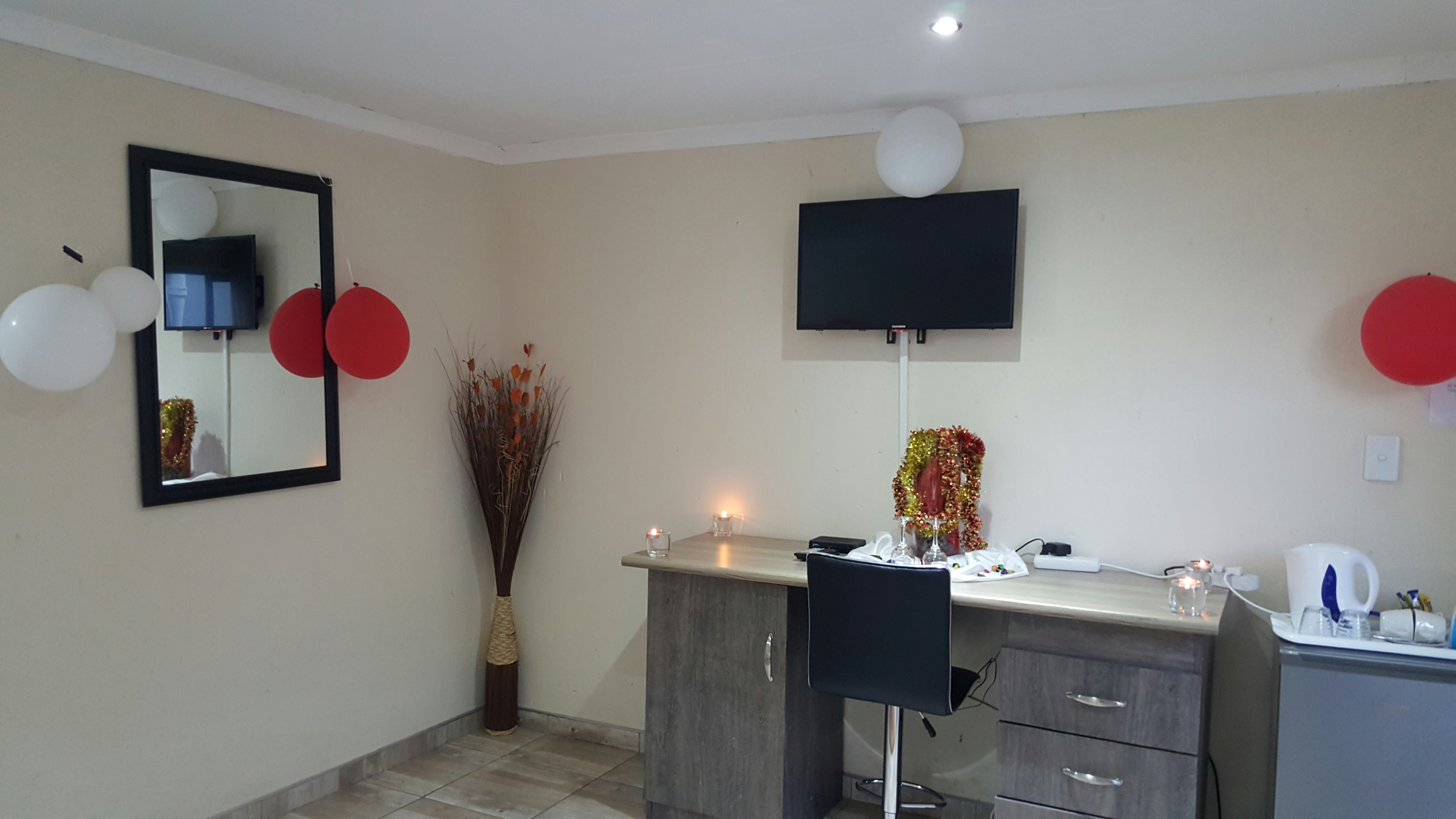 Accommodation Near Carnival City | LekkeSlaap