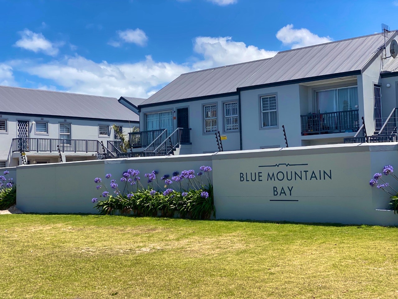 Bloubergstrand Accommodation at  | Viya