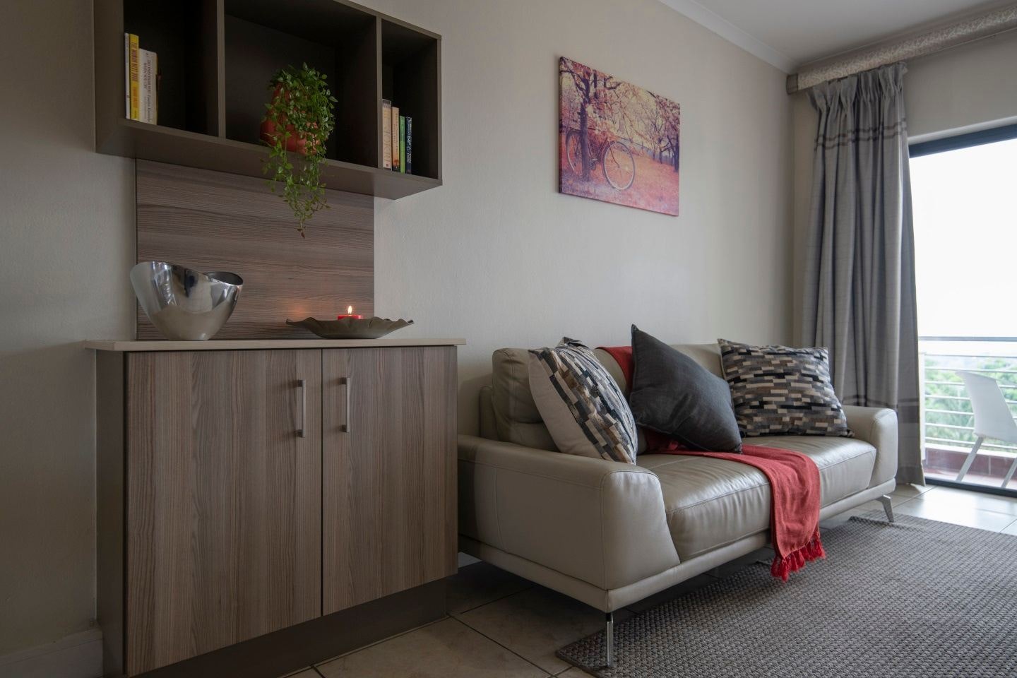 The Cube Zwelakho Apartment | LekkeSlaap