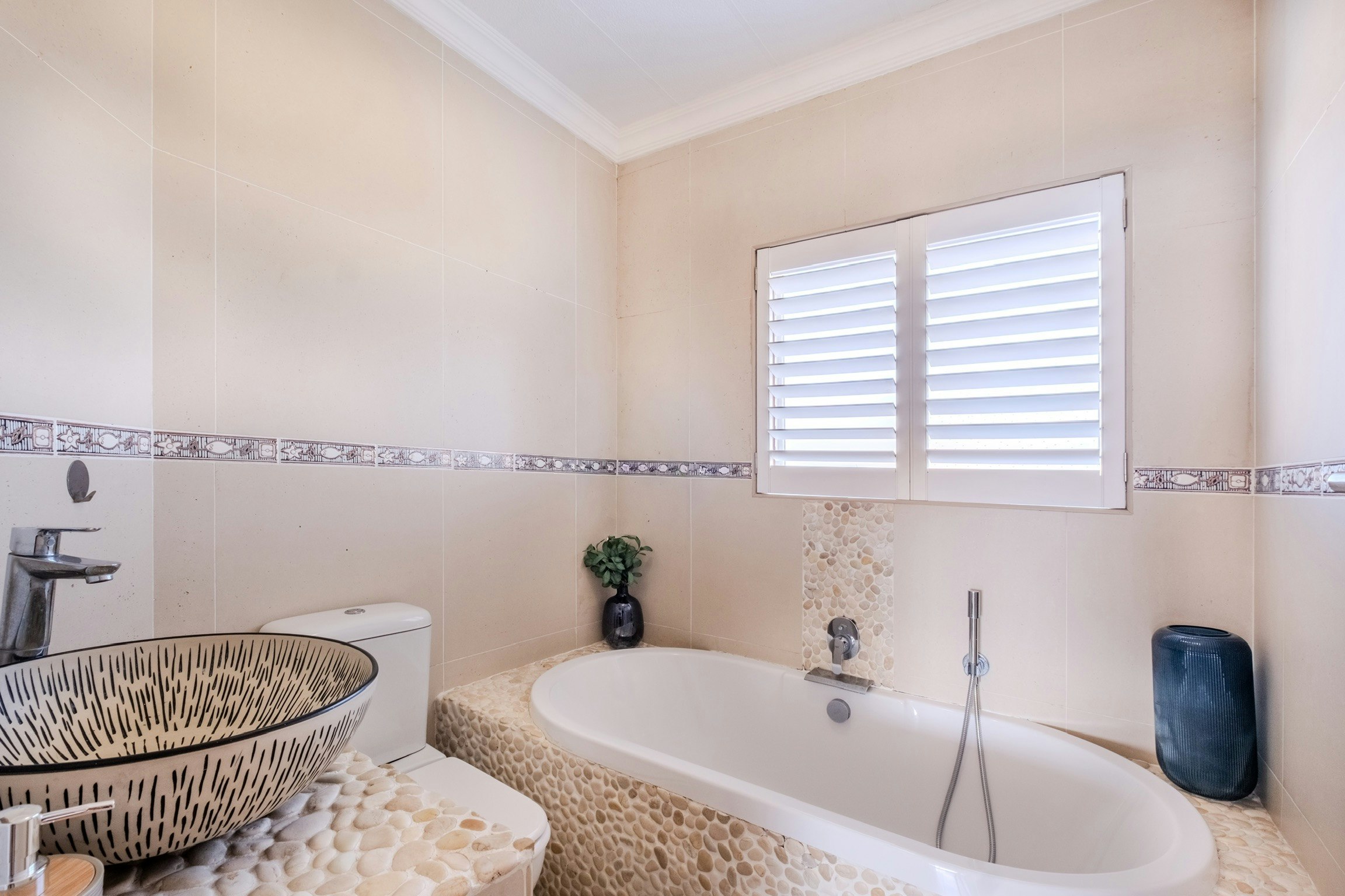 Umdloti Ocean Paradise | 2-bedroom with Sea Views image no 3 of 20