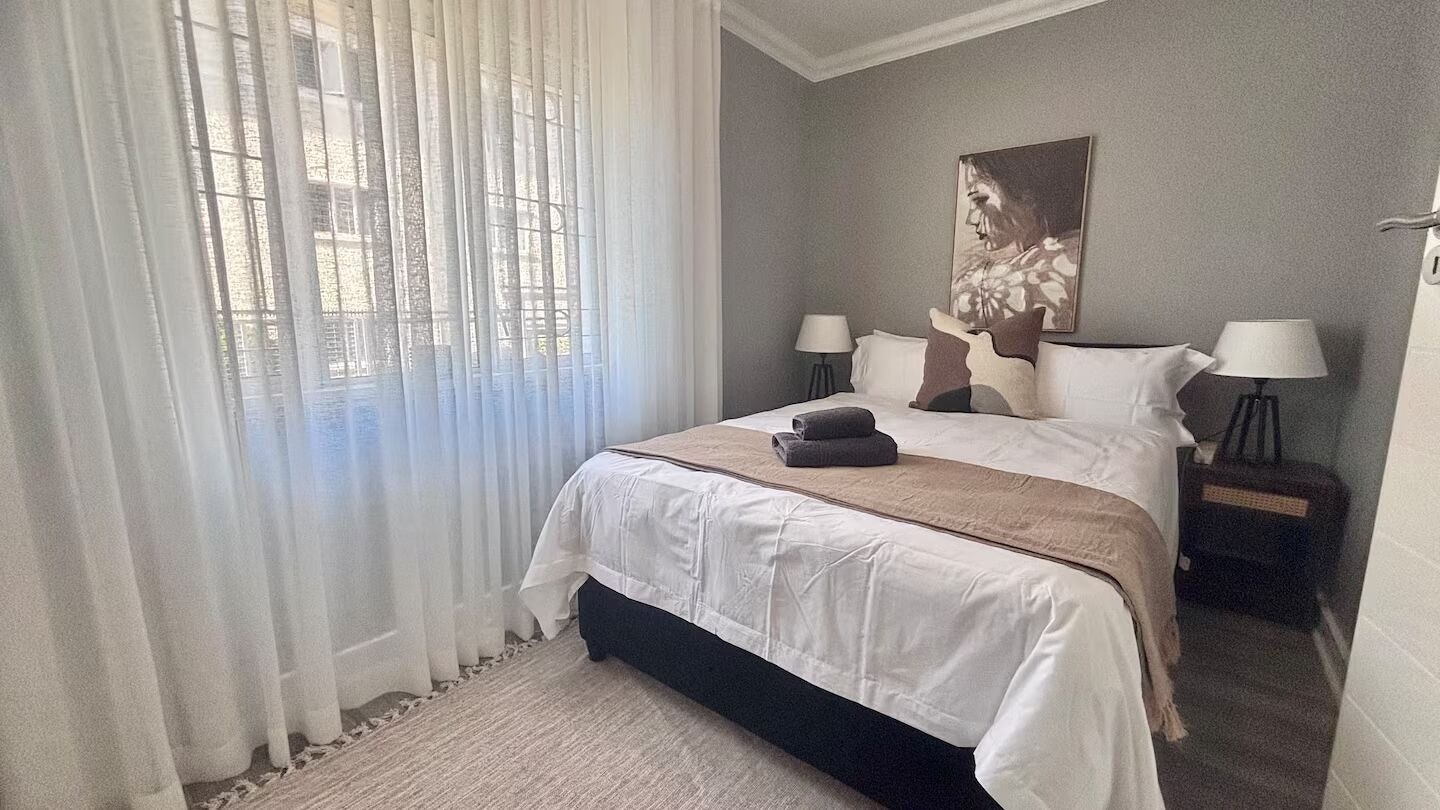 Sea Point Gem image no 16 of 25