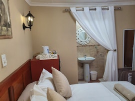 Mapungubwe National Park Accommodation at Lani's Guest House | Viya