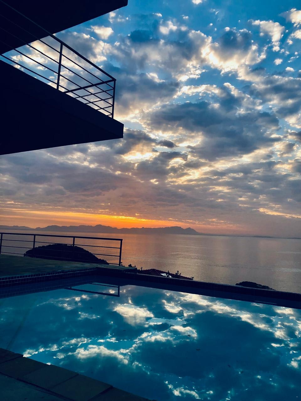 Gordon's Bay Villa with Sea and Mountain Views image no 15 of 38