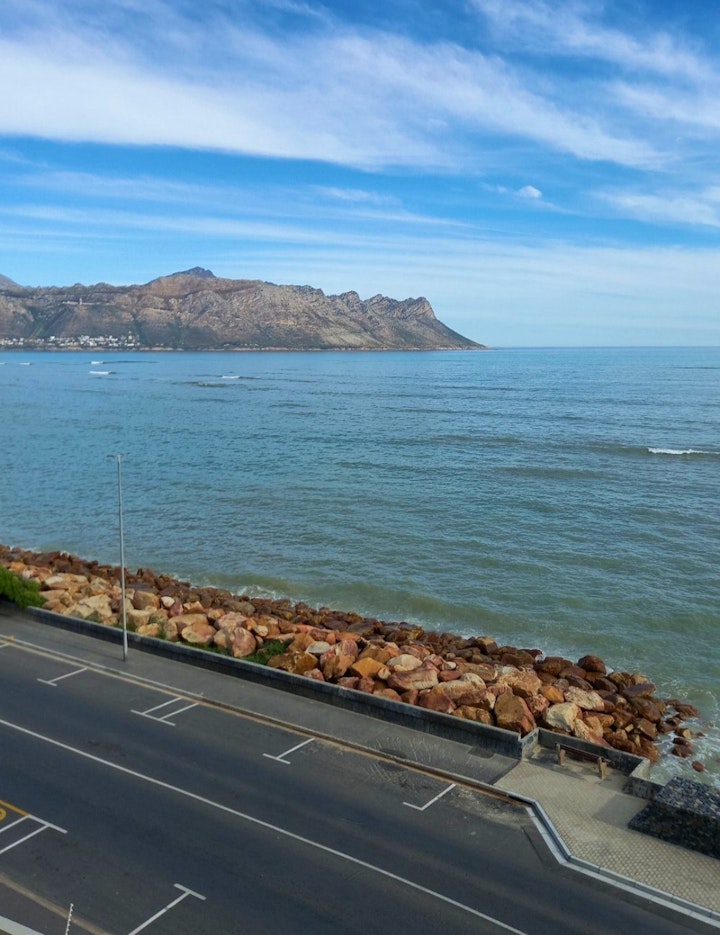 Cape Town Accommodation at Wavecrest 1101 | Viya