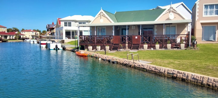 Jeffreys Bay Accommodation at Claptons Beach 2 | Viya