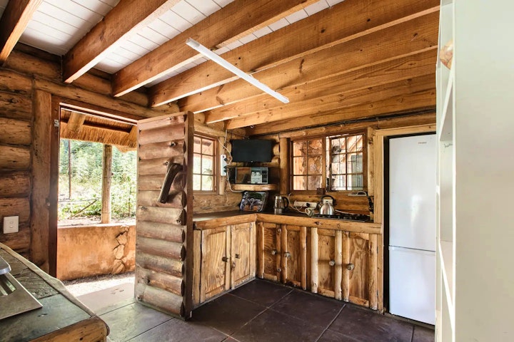 North West Accommodation at Mountain Canadian Log Home | Viya