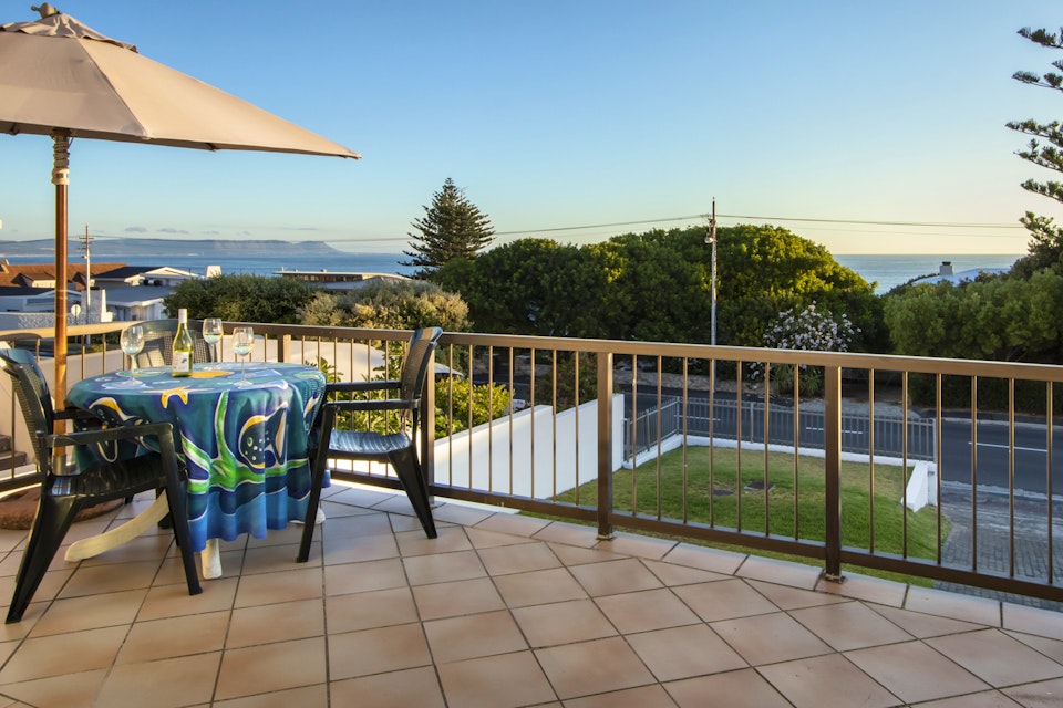 Hermanus Accommodation at  | Viya