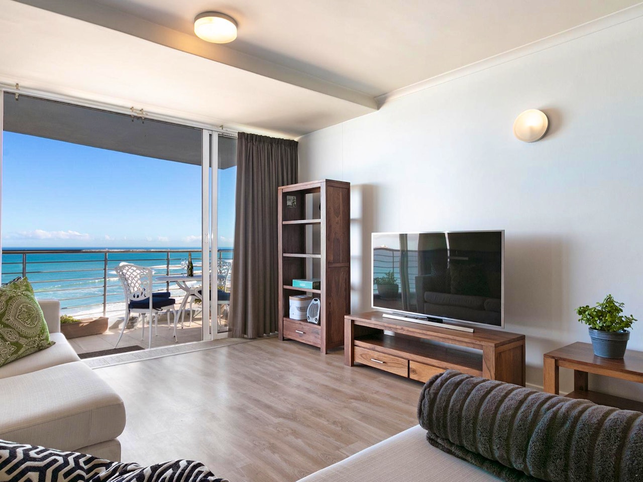 Bloubergstrand Accommodation at  | Viya