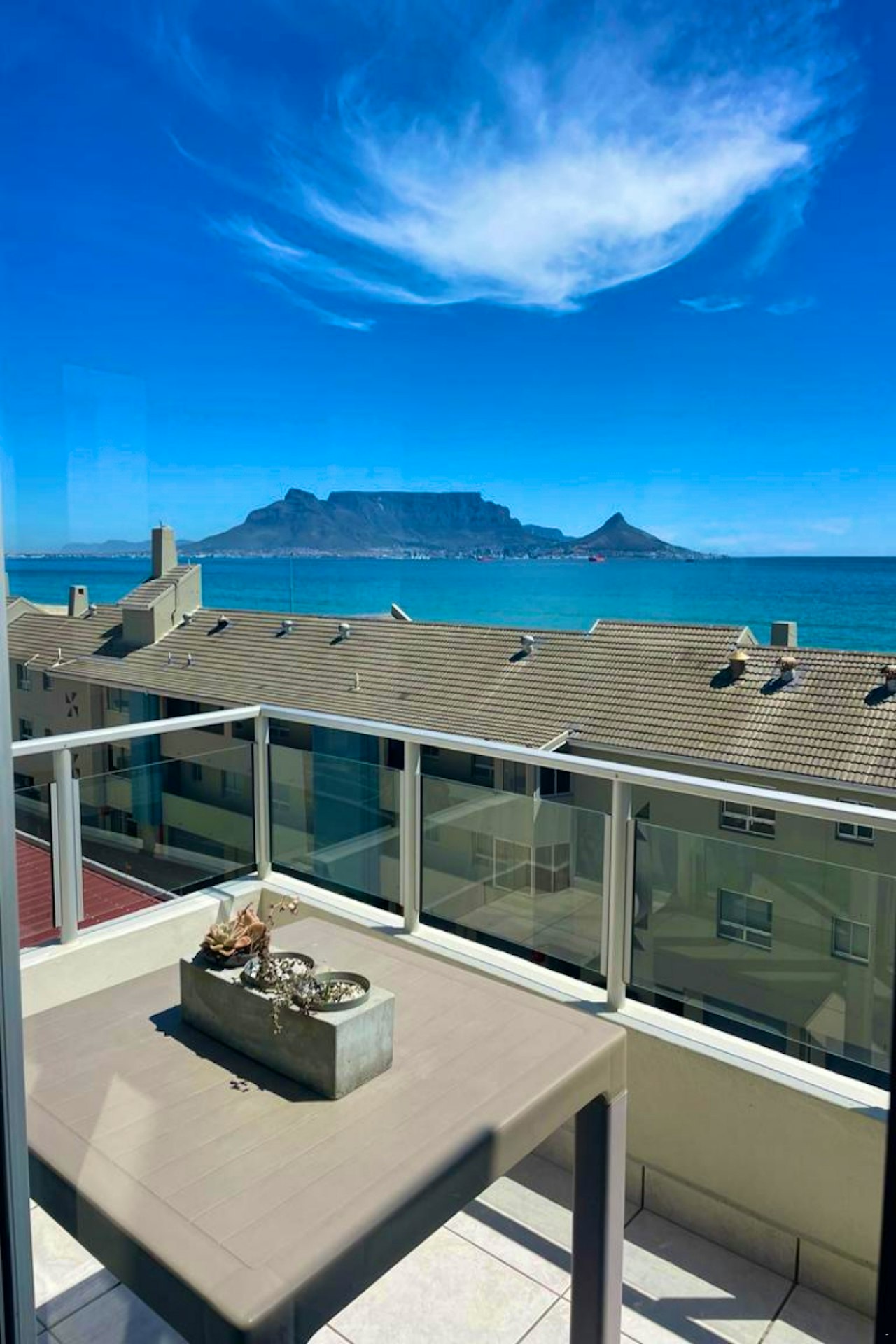 Bloubergstrand Accommodation at  | Viya