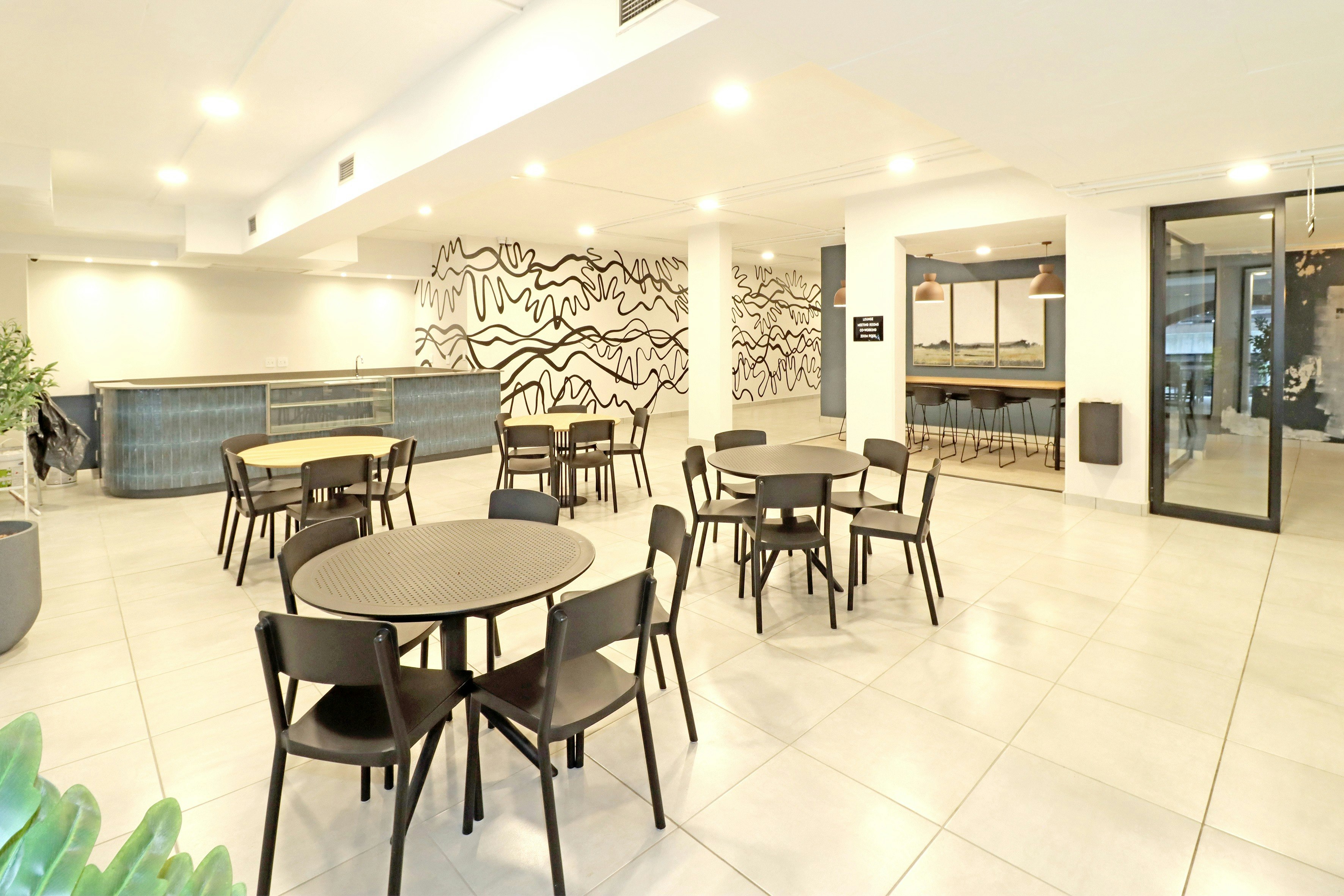 Elegant Studio in Illovo image no 32 of 38