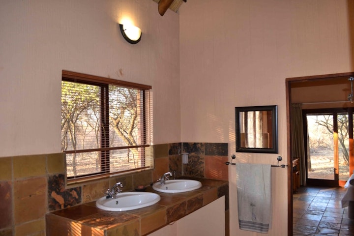 Limpopo Accommodation at Makhato Lodge 80 | Viya