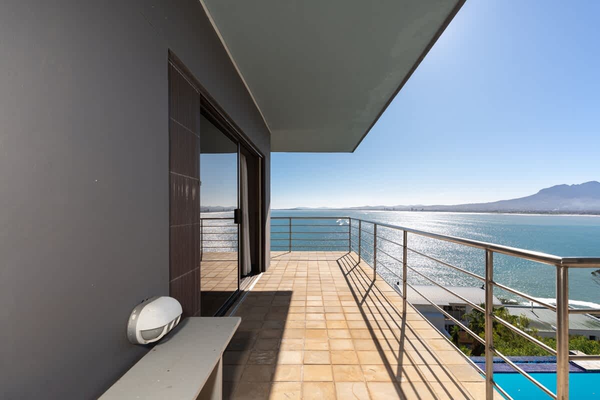 Gordon's Bay Villa with Sea and Mountain Views image no 17 of 38