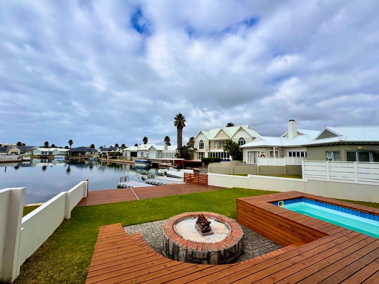 Jeffreys Bay Accommodation at  | Viya