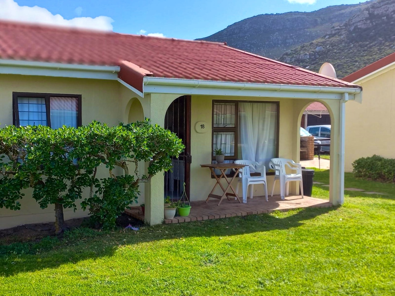 Glencairn Heights Accommodation at  | Viya