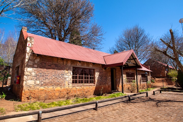 Mpumalanga Accommodation at Crimson Cottage | Viya