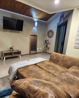 Drakensberg Accommodation at Aurora Inn Clarens | Viya