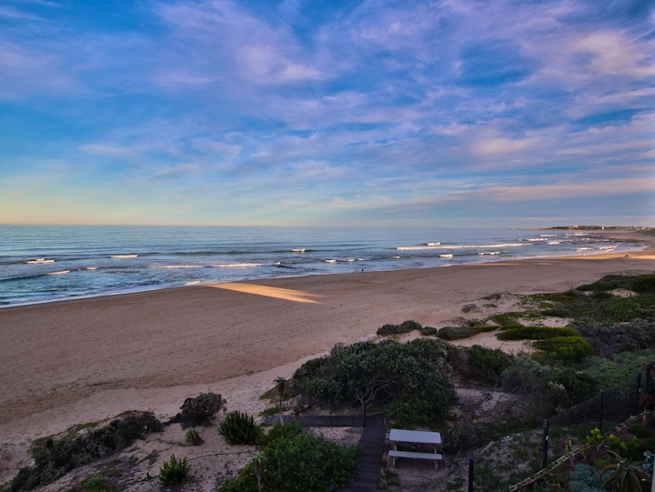 Jeffreys Bay Accommodation at On the Beach Guest House and Suites | Viya