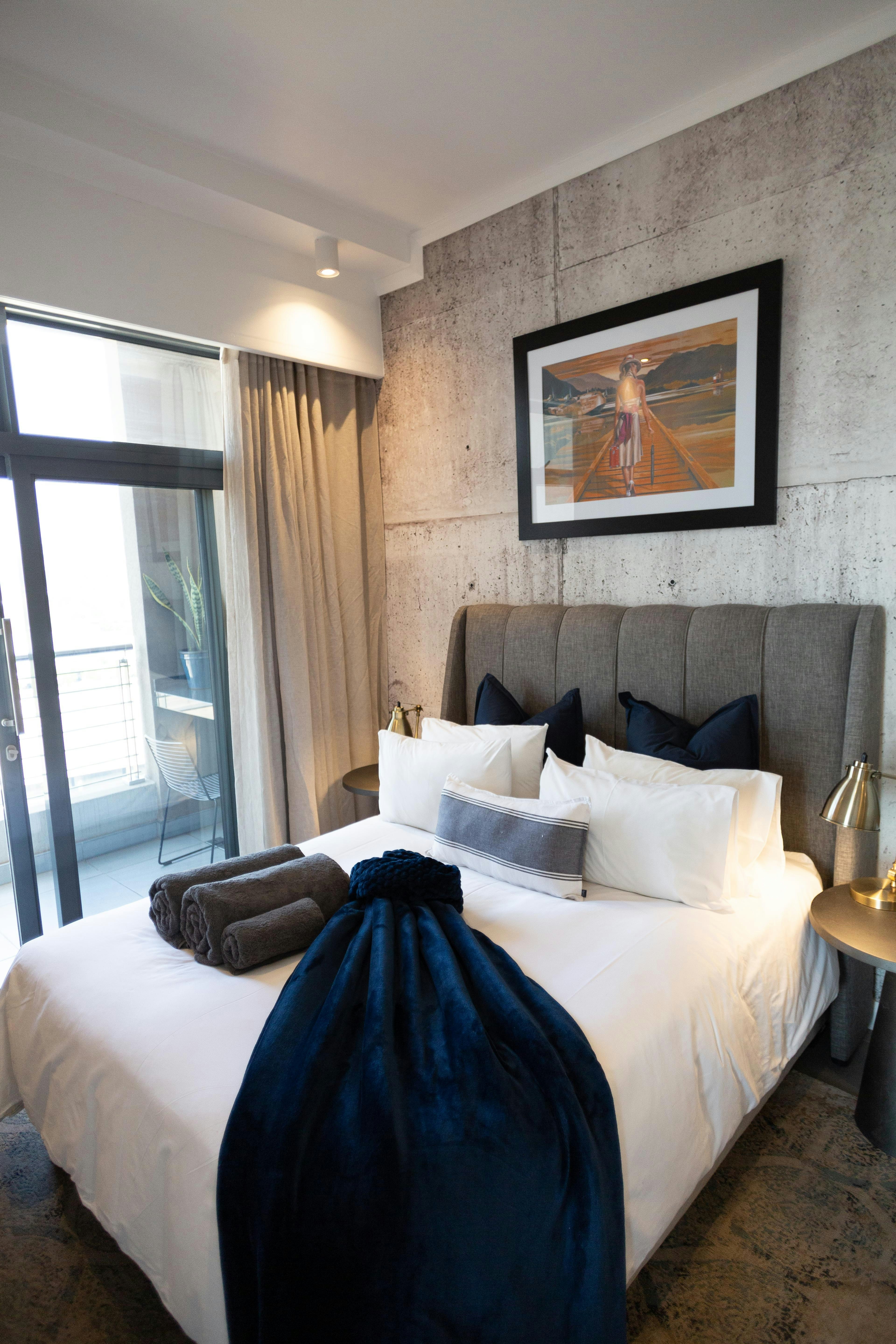 Trilogy Luxury Suites - apartment 1305 image no 4 of 19