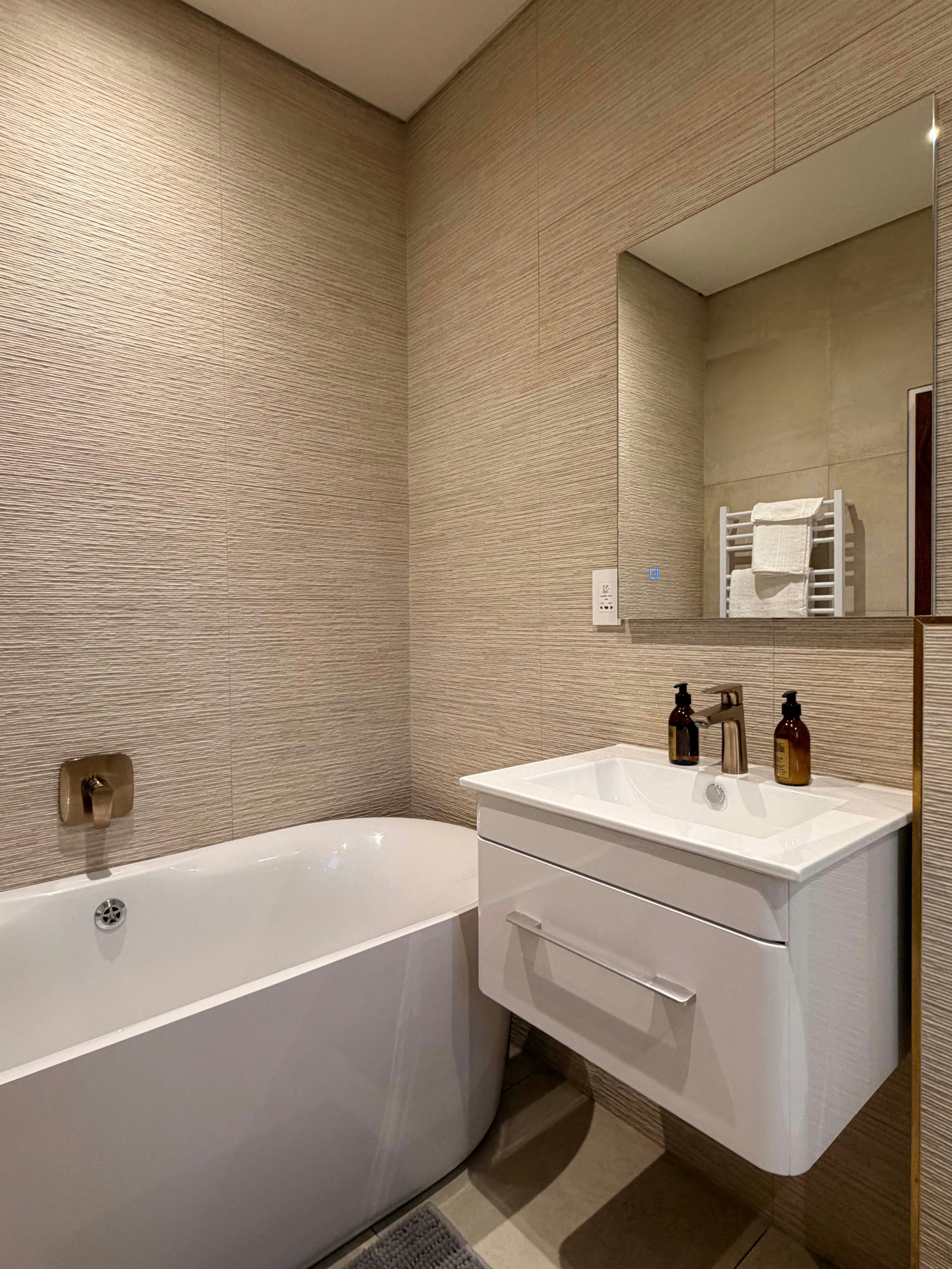 3 Bed 3 Bath Penthouse ICP606 image no 68 of 86