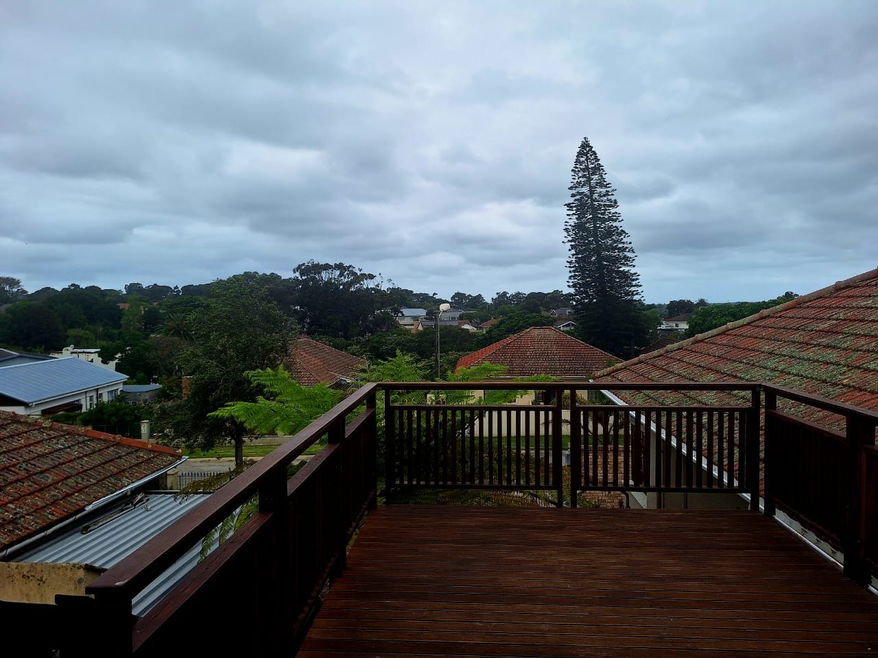 9 On Gillian Avenue LekkeSlaap