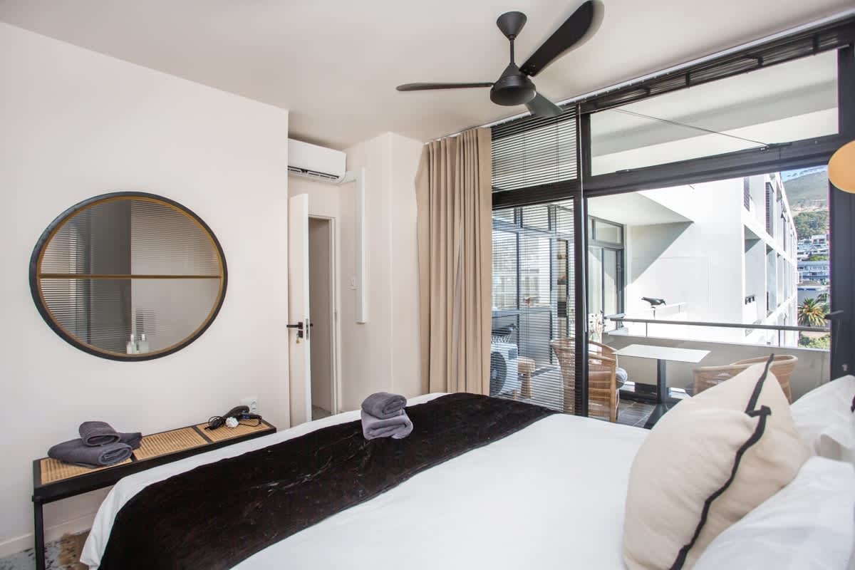 Love My Spacious Habitat - 1 Bedroom Penthouse image no 19 of 45