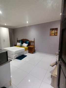 Northern Suburbs Accommodation at Mila Lodge | Viya