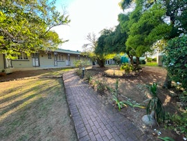 Sarah Baartman District Accommodation at The Cock House | Viya