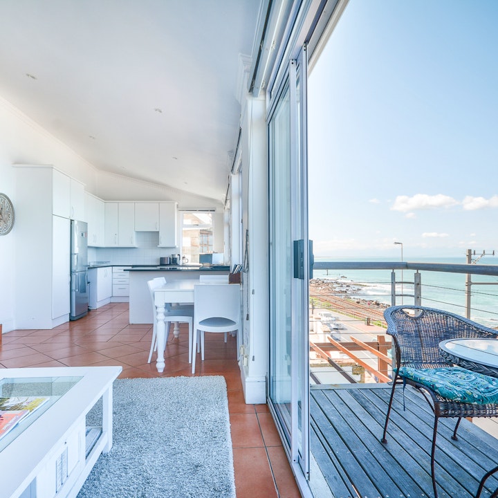 Cape Town Accommodation at Oceanfront Penthouse | Viya