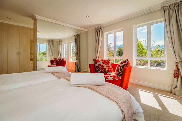 Western Cape Accommodation at Fifty1 on Long | Viya