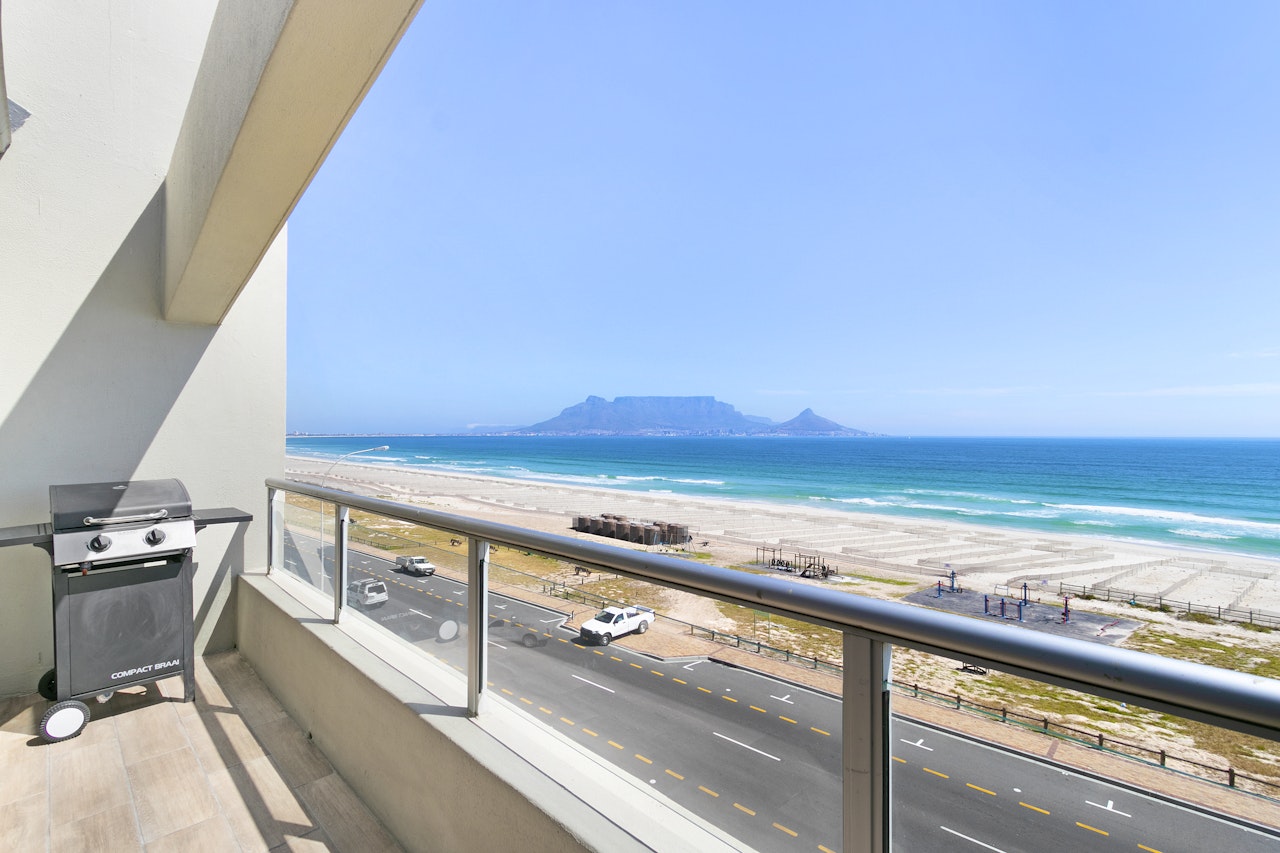 Bloubergstrand Accommodation at  | Viya