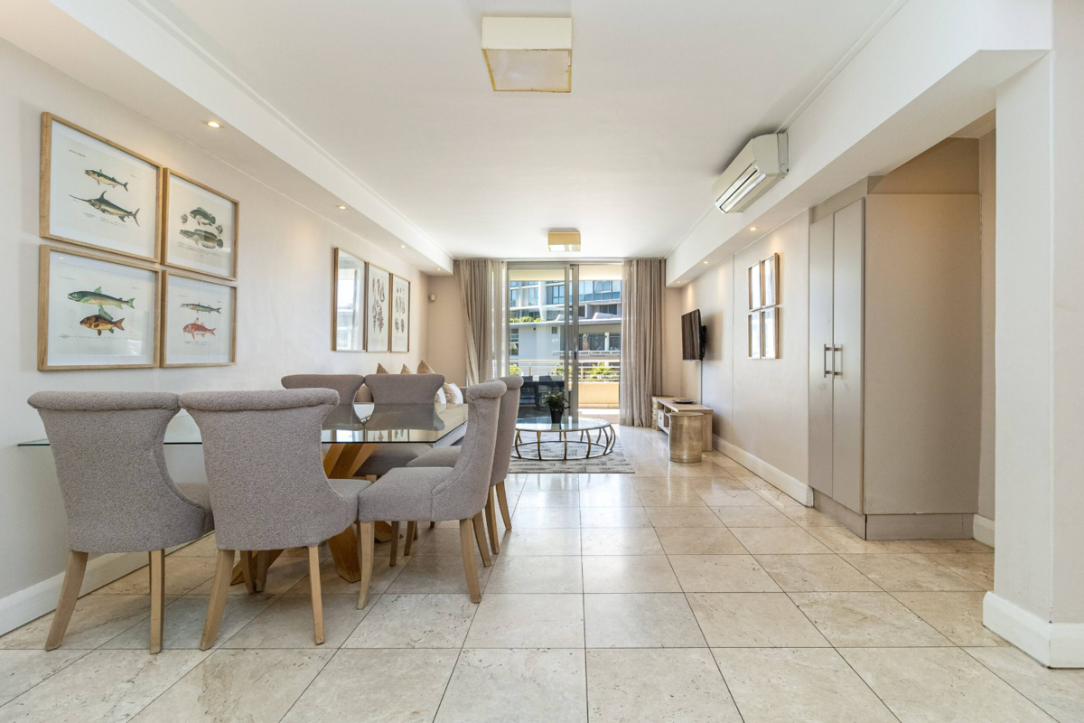 Canal Quays 2 Bed Apartment image no 12 of 20