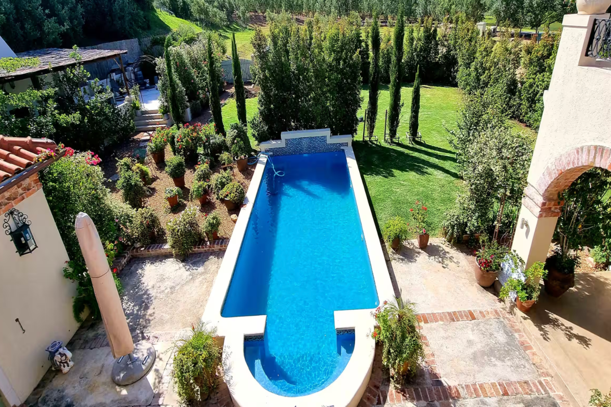 Sandmartins Luxury Villa image no 54 of 55