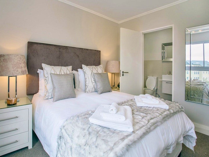 Cape Town Accommodation at Upmarket Apartment Silvertree | Viya