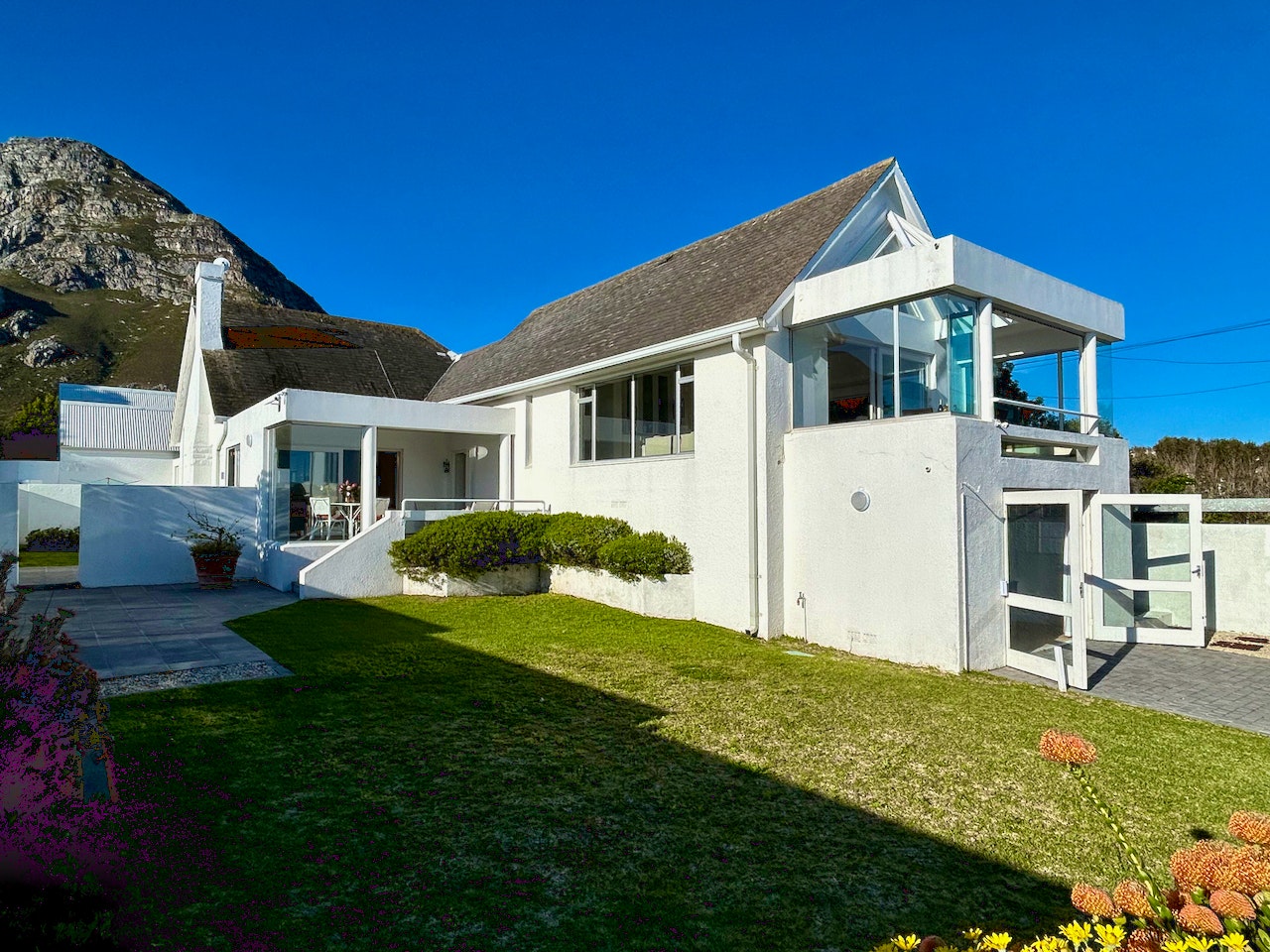 Hermanus Accommodation at  | Viya