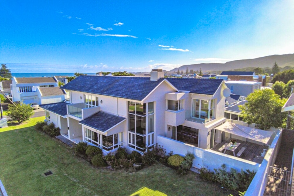 Hermanus Accommodation at  | Viya