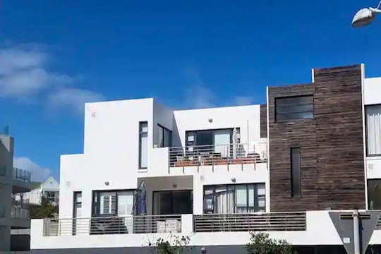 Bloubergstrand Accommodation at  | Viya