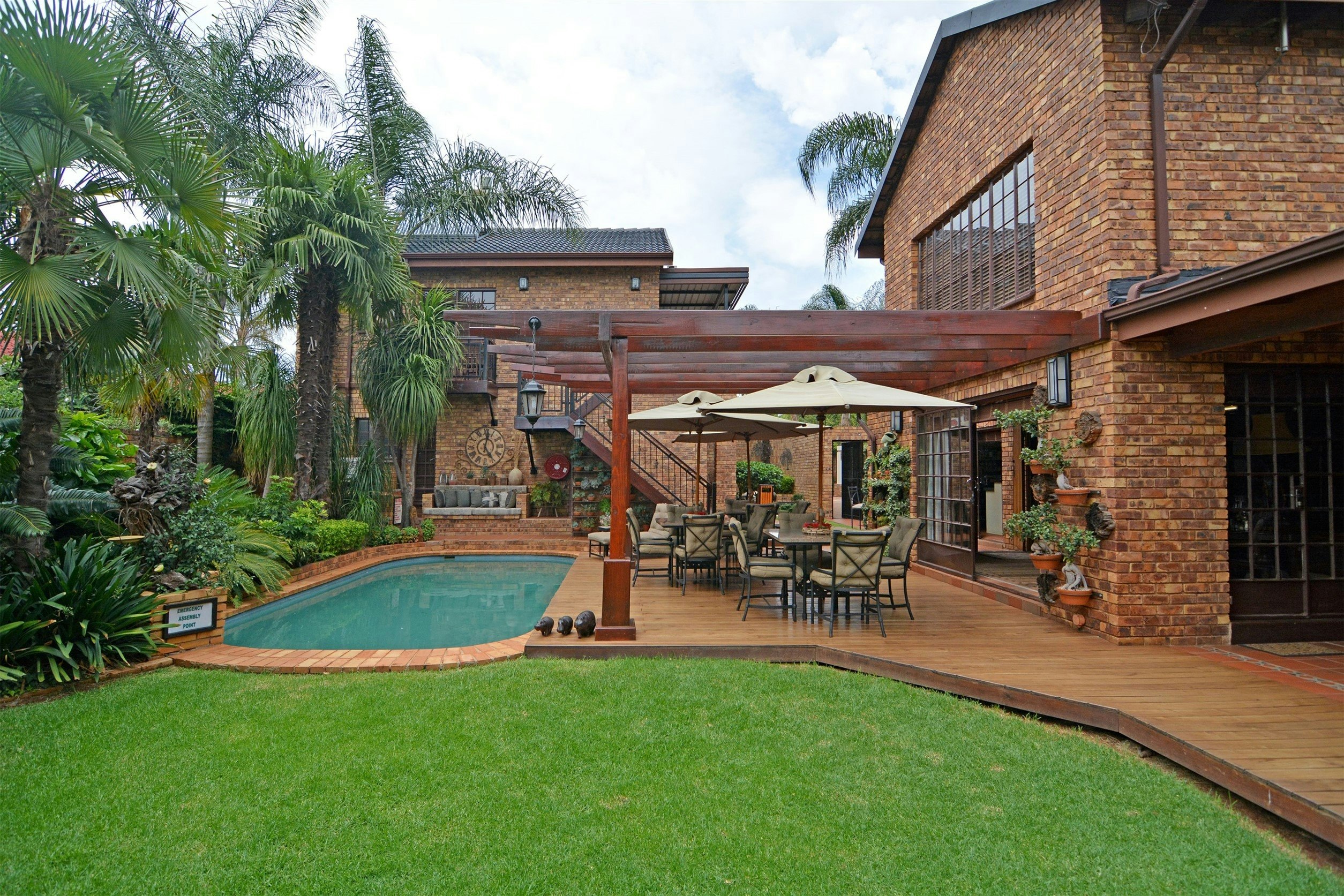 Africa House Accommodation image no 3 of 13