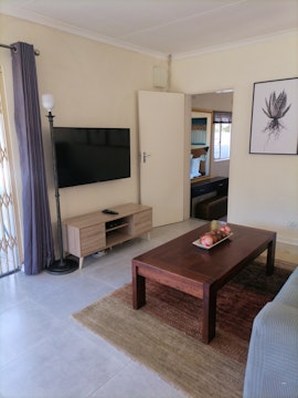 West Rand Accommodation at SkyView Cottage | Viya