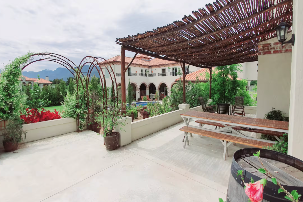 Sandmartins Luxury Villa image no 42 of 55