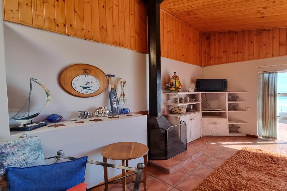 Strandfontein Accommodation - LekkeSlaap