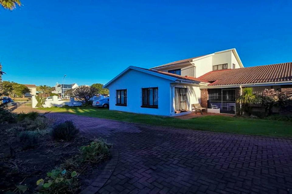 Jeffreys Bay Accommodation at  | Viya