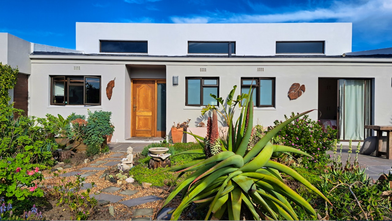 Southern Suburbs Accommodation at  | Viya