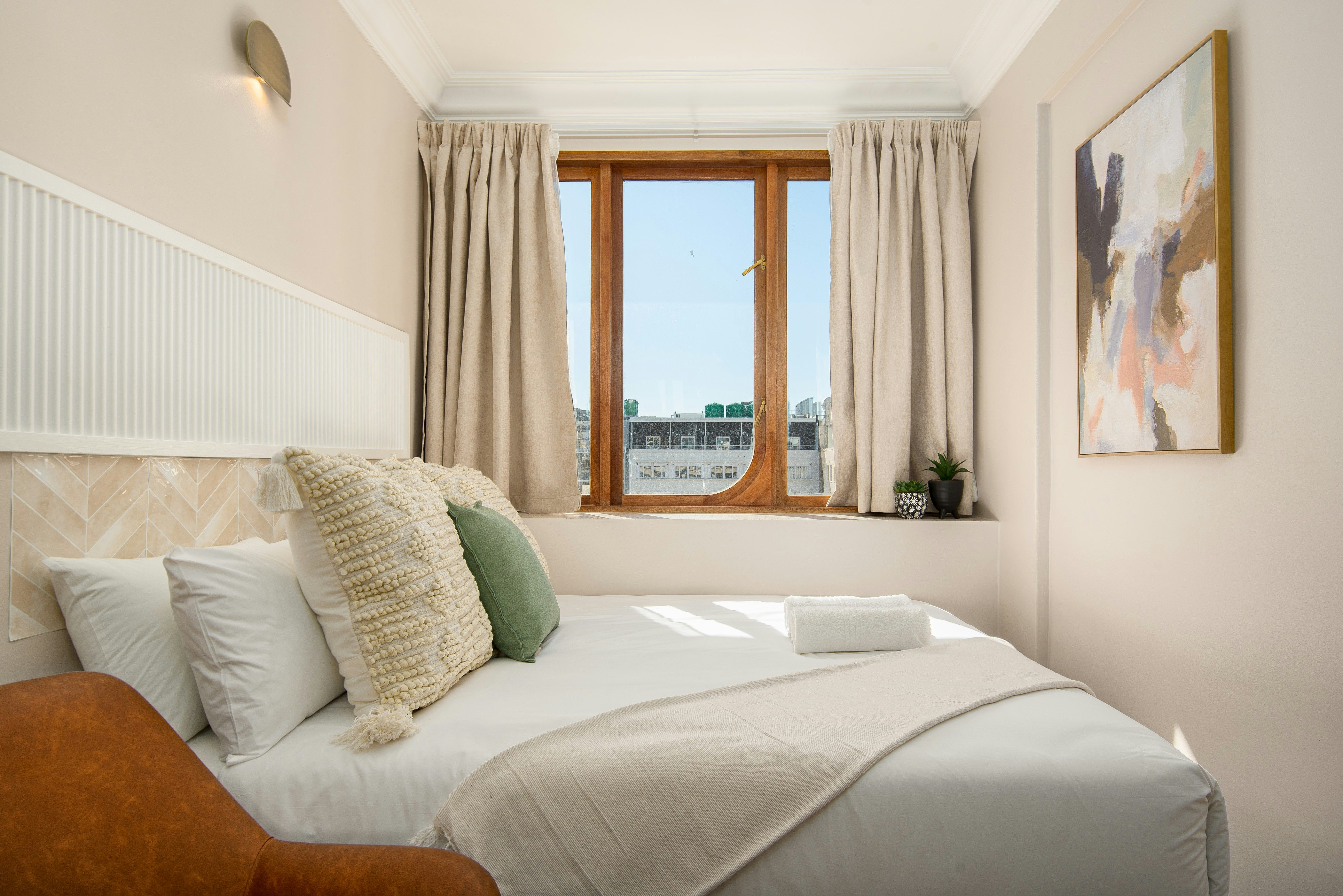 Charlie and the Chairman | Sophisticated City Stay image no 11 of 24