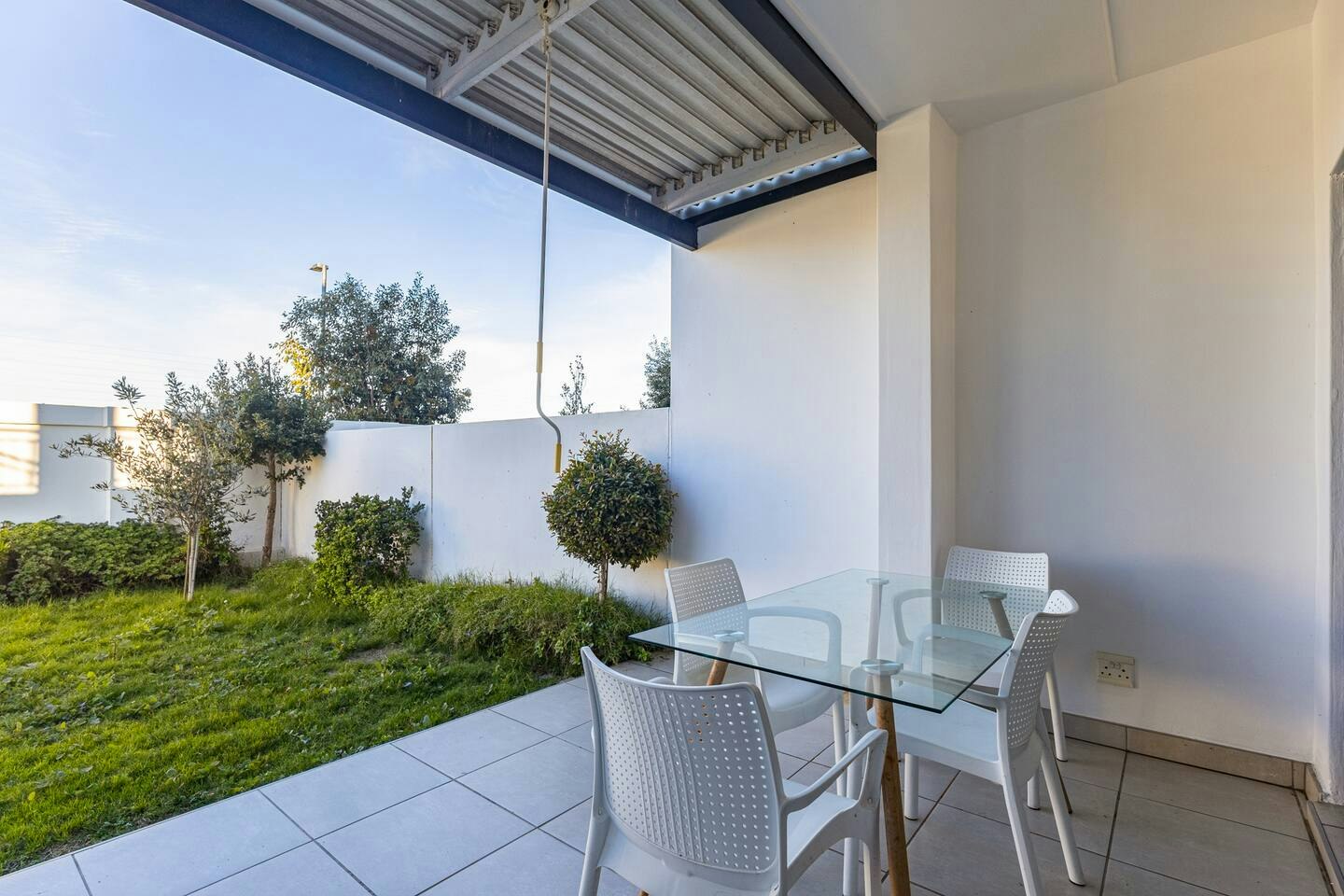 Modern 3-bed Garden |  Pool & Gym image no 21 of 40