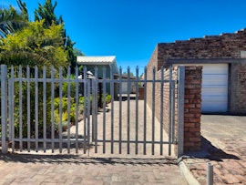 Karoo Accommodation at 7 on Strauss | Viya