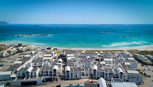 Bloubergstrand Accommodation at  | Viya