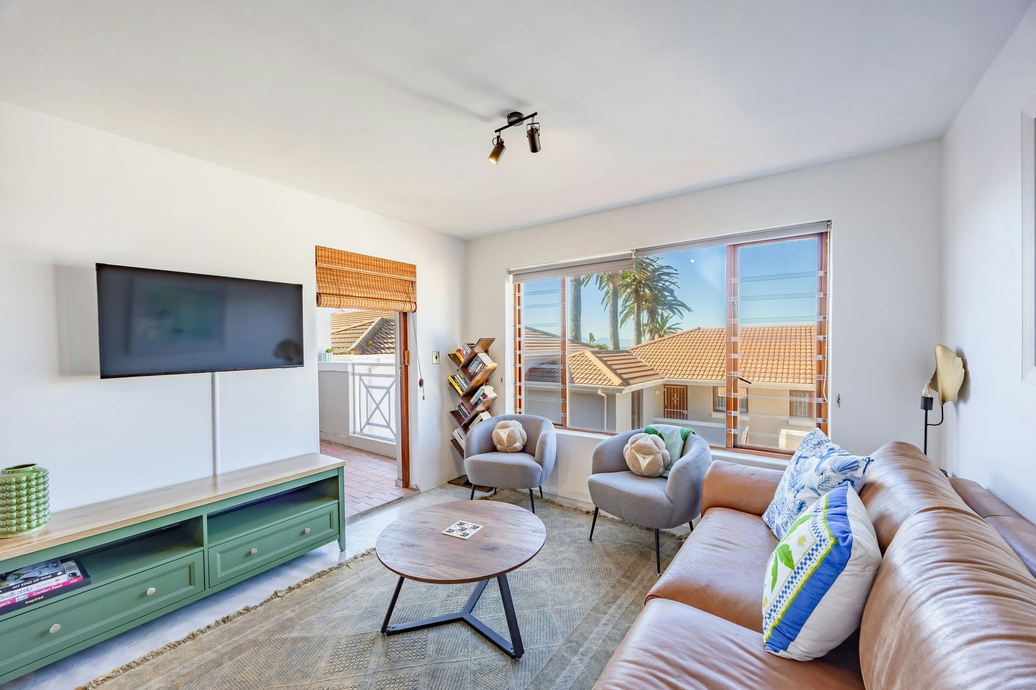 Kalk Coastal Apartment image no 1 of 40