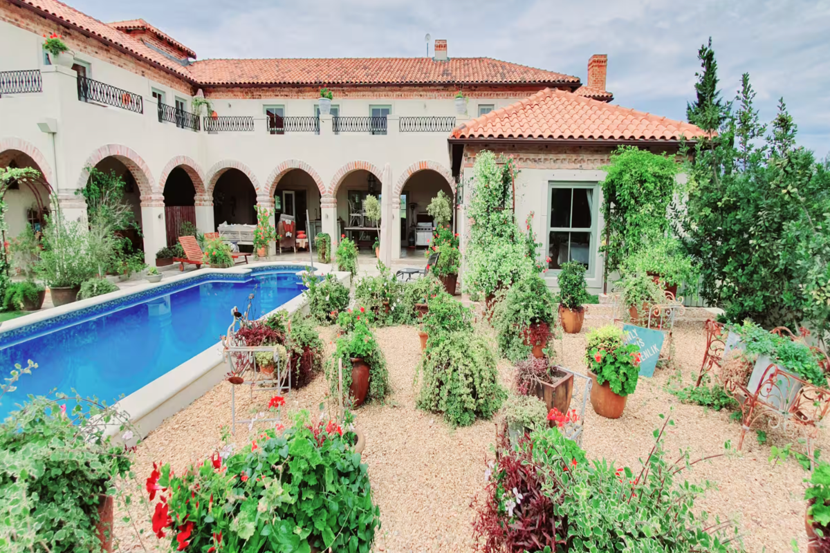 Sandmartins Luxury Villa image no 53 of 55