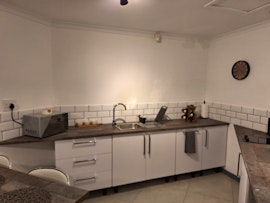 Northern Suburbs Accommodation at Dee-Ones @ Witboom Apartment | Viya